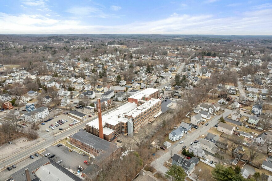81 Apsley St, Hudson, MA à vendre - Photo du bâtiment - Image 2 de 11
