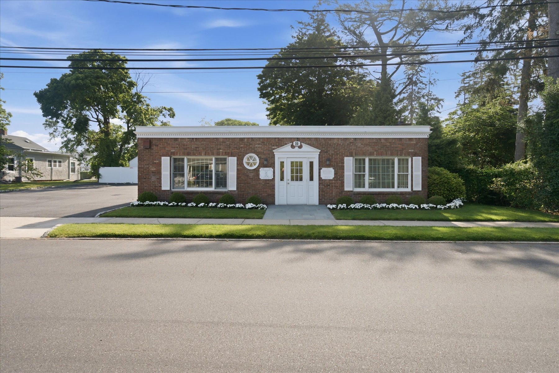 33 Candee Ave, Sayville, NY à louer Photo du bâtiment- Image 1 de 47