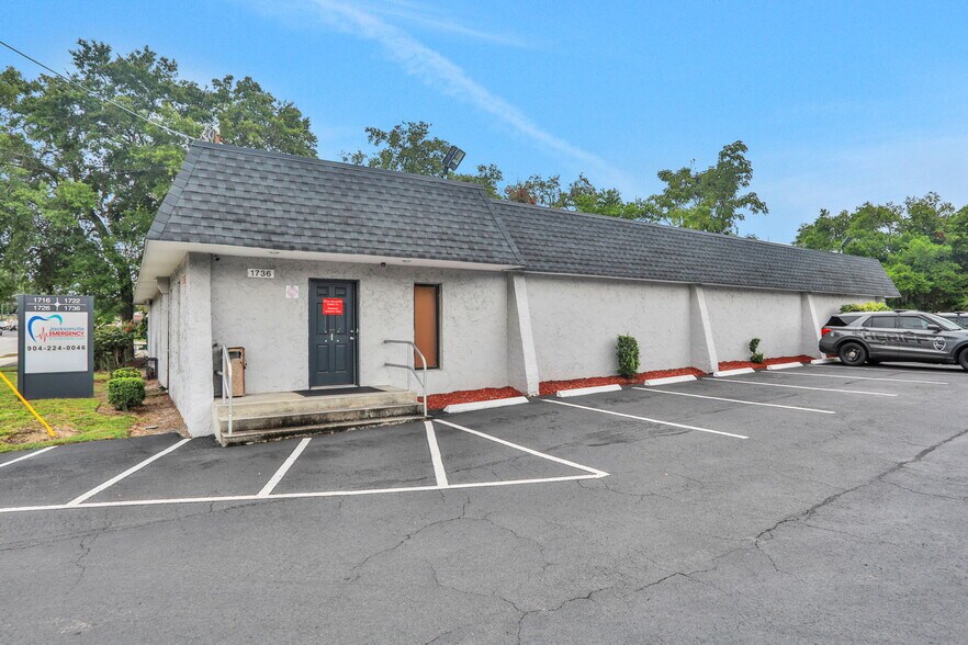1736 University Blvd S, Jacksonville, FL à louer - Photo du bâtiment - Image 2 de 37