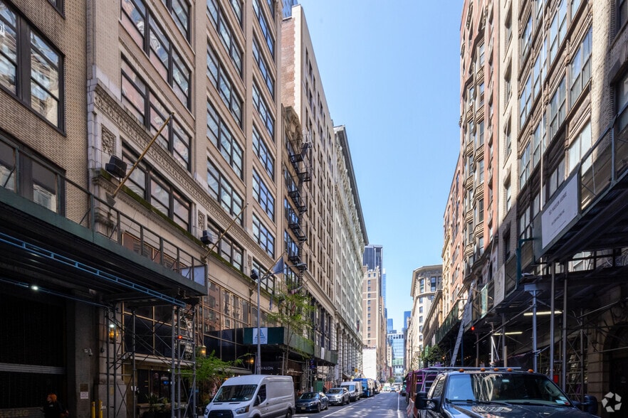 6 E 32nd St, New York, NY for lease - Building Photo - Image 3 of 4