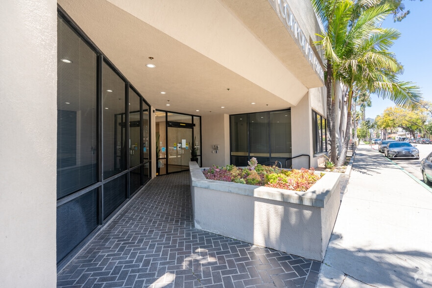 425 E Colorado St, Glendale, CA for lease - Building Photo - Image 3 of 33