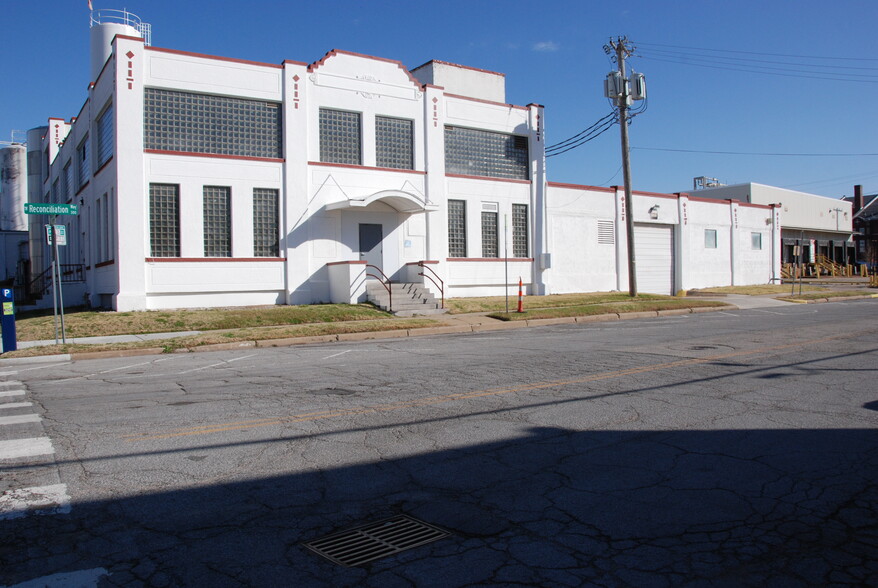 215 W Reconciliation Way, Tulsa, OK à vendre - Photo principale - Image 1 de 1