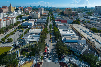 320 Miracle Mile, Coral Gables, FL - Aérien  Vue de la carte