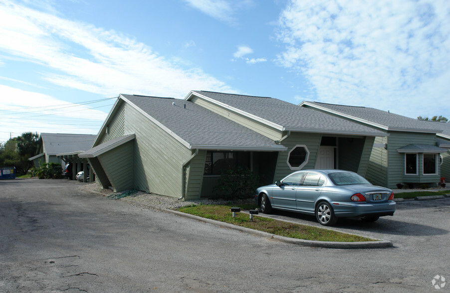 10225 Ulmerton Rd, Largo, FL à vendre - Photo principale - Image 1 de 1