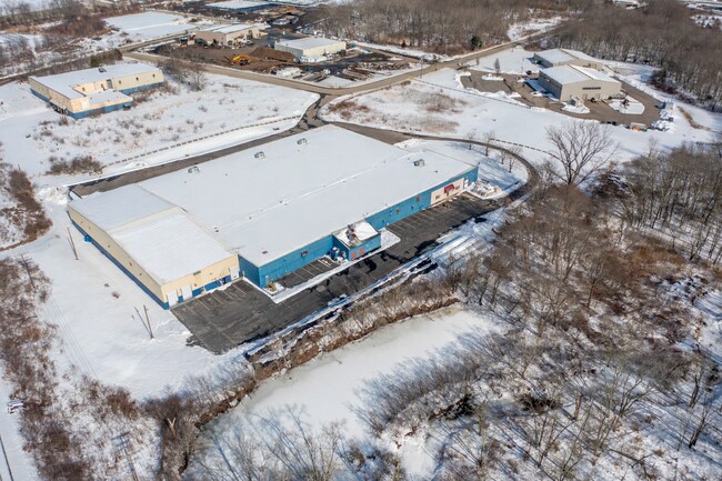 Plus de détails pour 55 Lathrop Road Ext, Plainfield, CT - Industriel à vendre