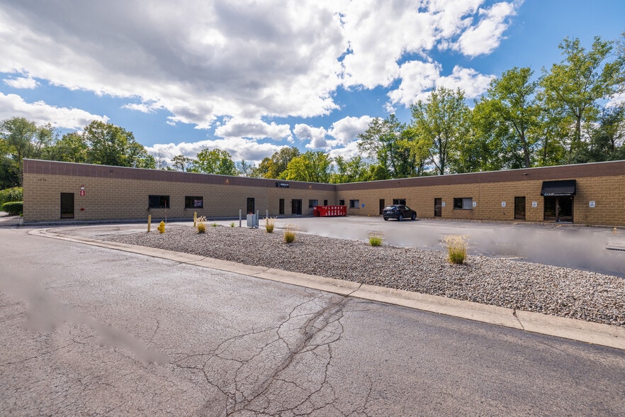 1290 Blossom Dr, Victor, NY for lease - Building Photo - Image 3 of 26