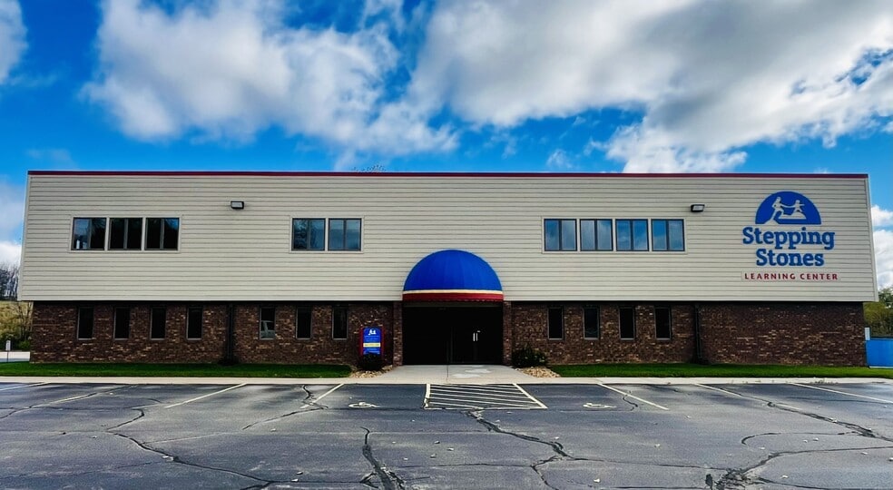 1303 American Dr, Neenah, WI for sale - Building Photo - Image 1 of 1