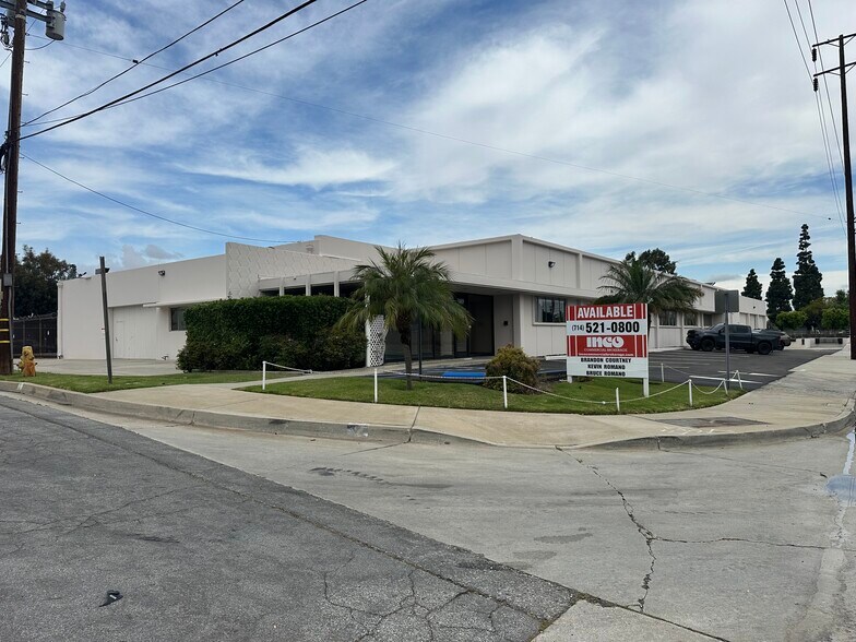 13821 Marquardt Ave, Santa Fe Springs, CA à louer - Photo du bâtiment - Image 2 de 14