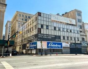 756-762 Broad St, Newark, NJ à louer Photo du bâtiment- Image 2 de 4