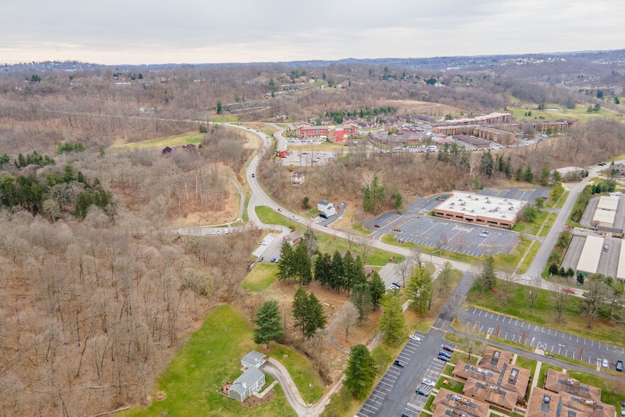2585 Maple Ln, Pittsburgh, PA for lease - Aerial - Image 3 of 7