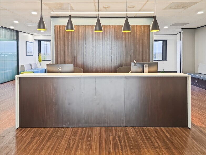 1777 NE Loop 410, San Antonio, TX à louer - Photo du bâtiment - Image 3 de 13