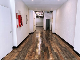 Plus de détails pour 2147 Second Ave, New York, NY - Commerce de détail à louer