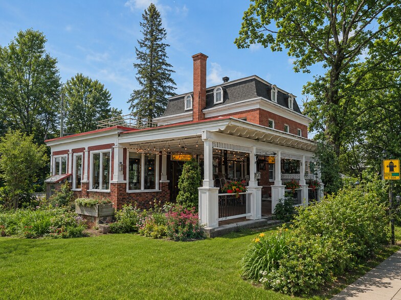 30 Rue Principale S, Sutton, QC à vendre - Photo du bâtiment - Image 1 de 2