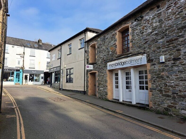 3-4 Market Rd, Tavistock à vendre - Photo du bâtiment - Image 2 de 2