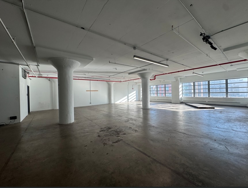 141 Flushing Ave, Brooklyn, NY à louer Photo intérieure- Image 1 de 2