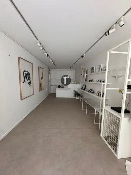 Retail in Lille for sale - Interior Photo - Image 1 of 3
