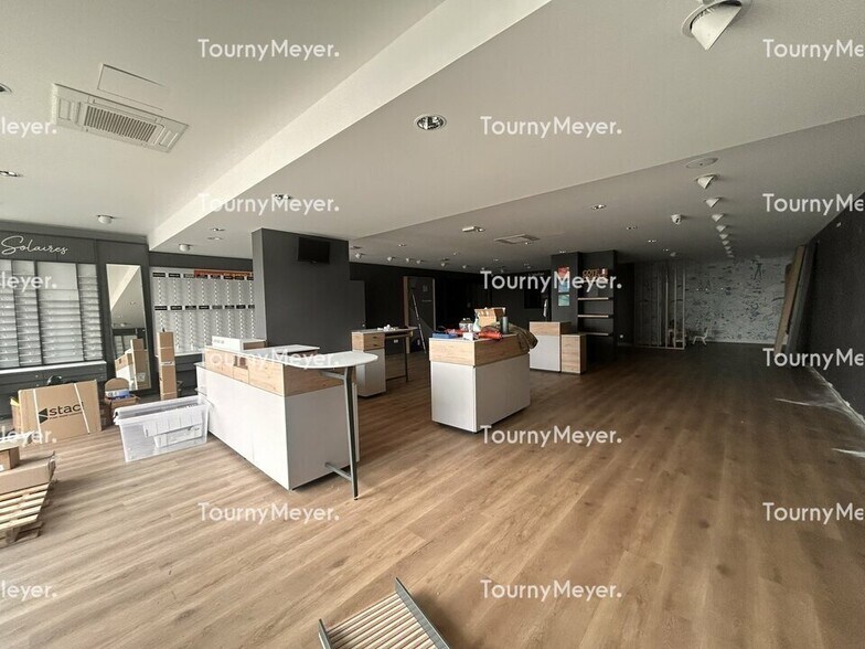 7 Avenue Des Pyrénées, L'Union for lease - Interior Photo - Image 3 of 8