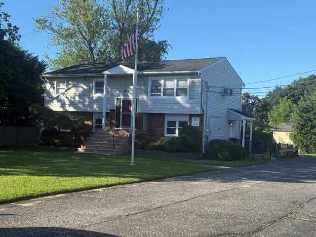 60 Little East Neck Rd, Babylon, NY à louer - Photo du bâtiment - Image 2 de 2