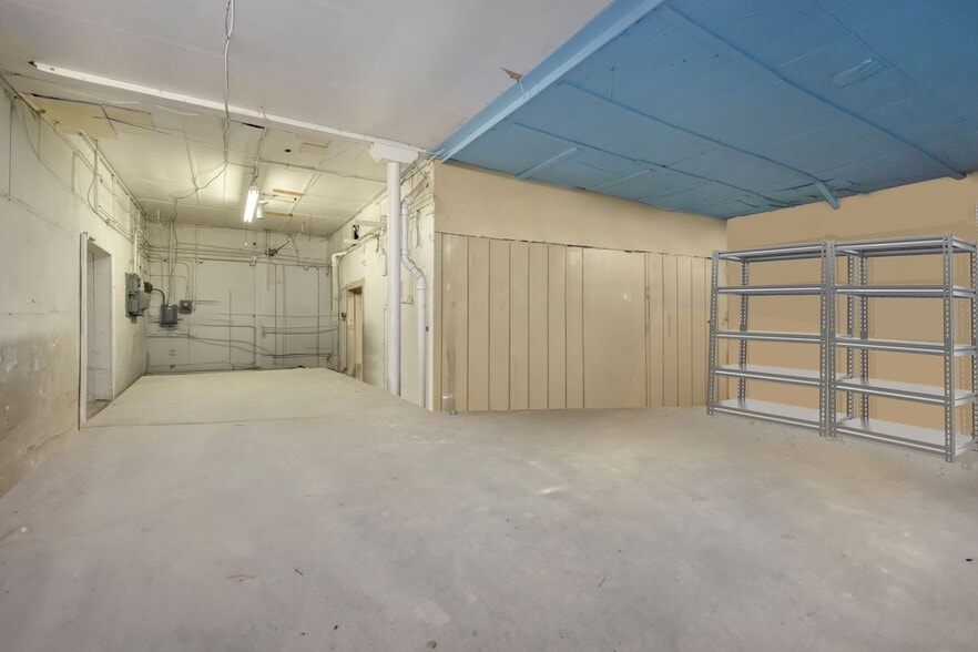 1105 7th Ave, Greeley, CO for sale - Interior Photo - Image 2 of 4