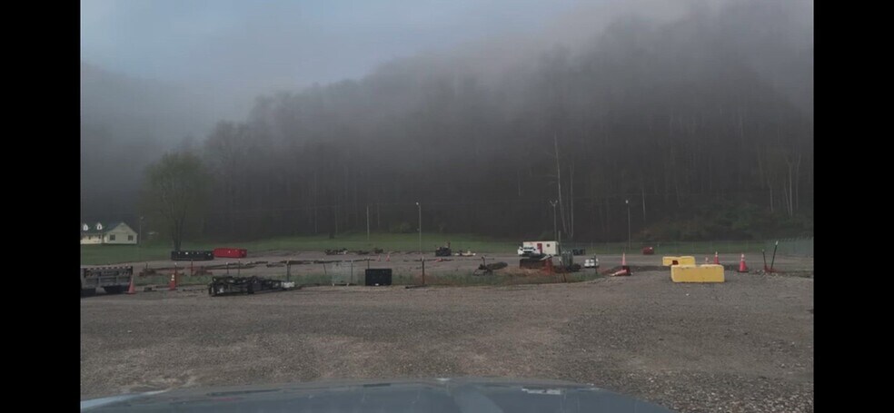420 Garrett Fork Road, Chapmanville, WV à louer - Vidéo sur l’inscription commerciale - Image 2 de 2