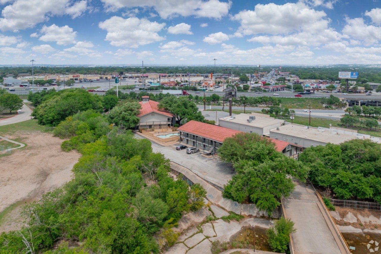 6511 W Military Dr, San Antonio, TX for sale Building Photo- Image 1 of 35