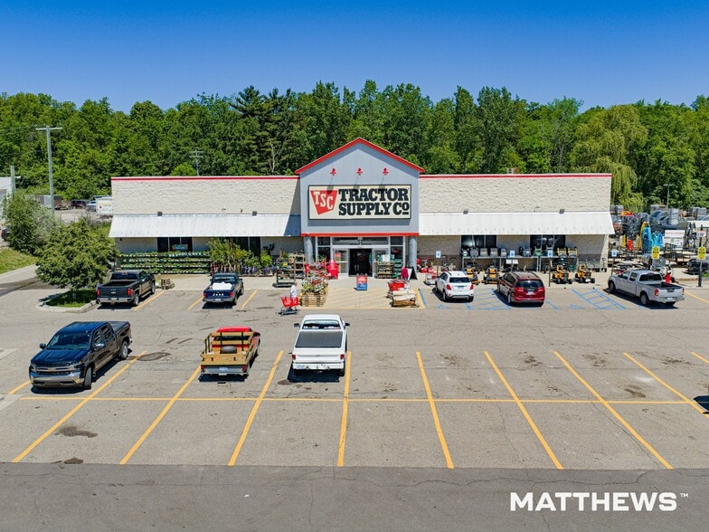 10150 Highland Rd, White Lake Township, MI for sale - Building Photo - Image 1 of 5