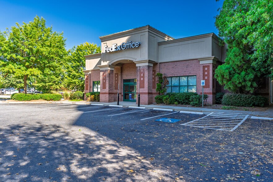 2676 Paces Ferry Rd SE, Atlanta, GA à louer - Photo du bâtiment - Image 2 de 4