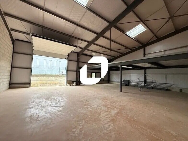 Flex in Marines for lease - Interior Photo - Image 1 of 7