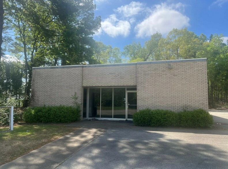 2819 University Blvd, Tyler, TX à louer - Photo du bâtiment - Image 2 de 9