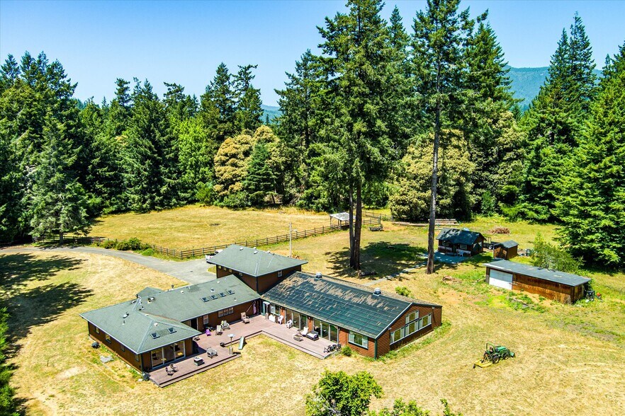 595 Riverside Park Rd, Carlotta, CA à vendre - Photo du bâtiment - Image 2 de 67