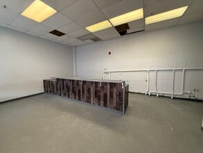 6830 Race Track Rd, Bowie, MD for lease Interior Photo- Image 1 of 3