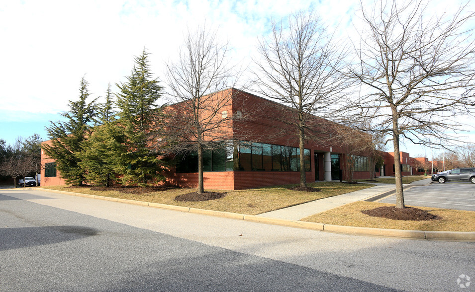 6992 Columbia Gateway Dr, Columbia, MD for lease - Building Photo - Image 2 of 5