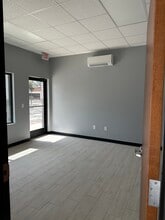 10927 Fredericksburg Rd, San Antonio, TX for lease Interior Photo- Image 1 of 3