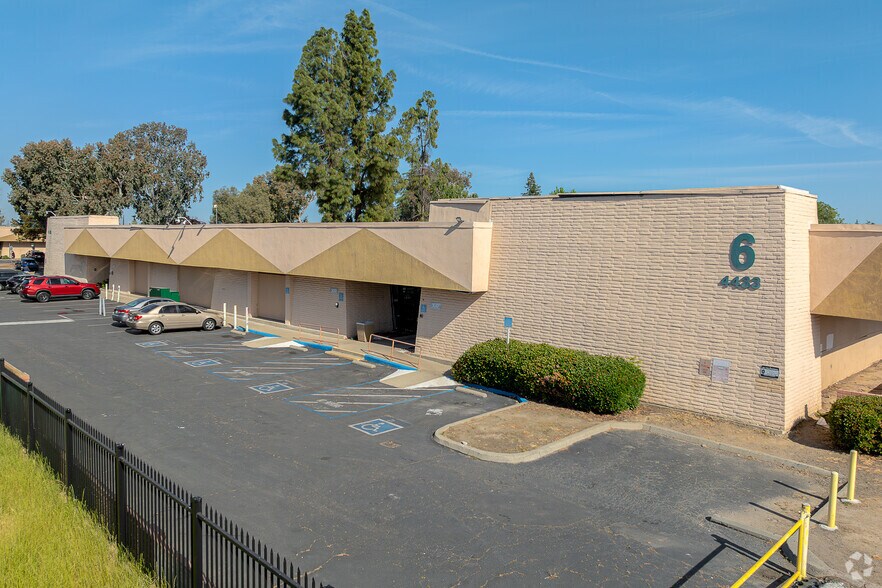 4433 Florin Rd, Sacramento, CA à vendre - Photo du bâtiment - Image 2 de 8