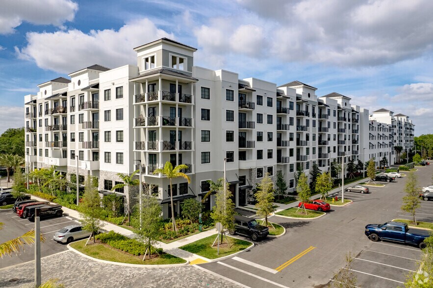 1711 N University Dr, Plantation, FL à louer - Photo principale - Image 1 de 50