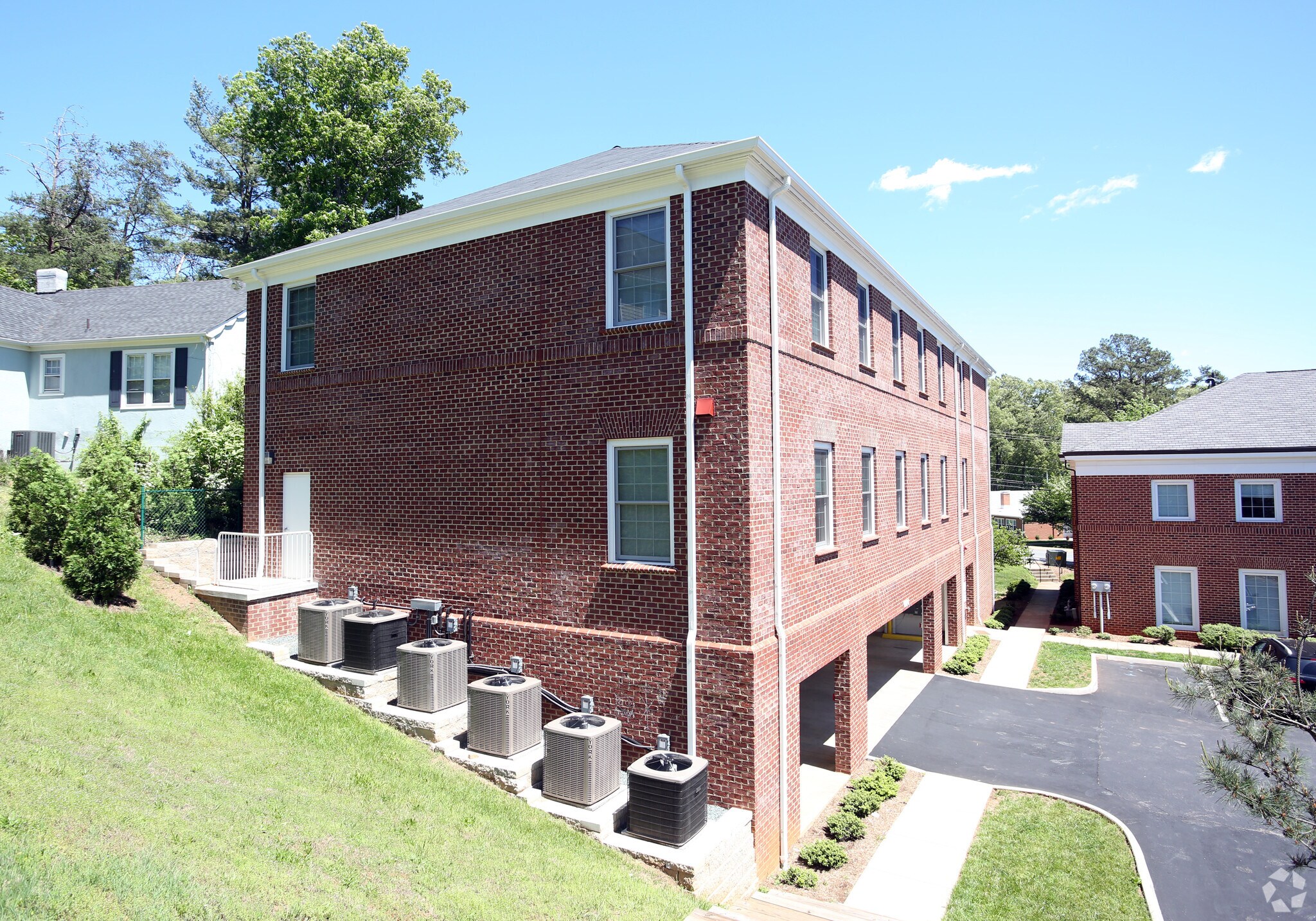 1024 Carrington Pl, Charlottesville, VA à louer Photo principale- Image 1 de 10