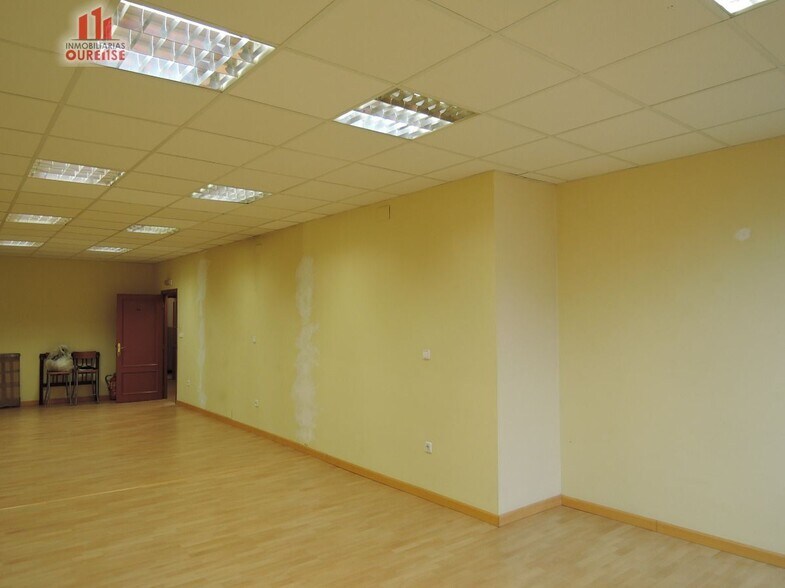 Office in Ourense for lease - Building Photo - Image 2 of 8