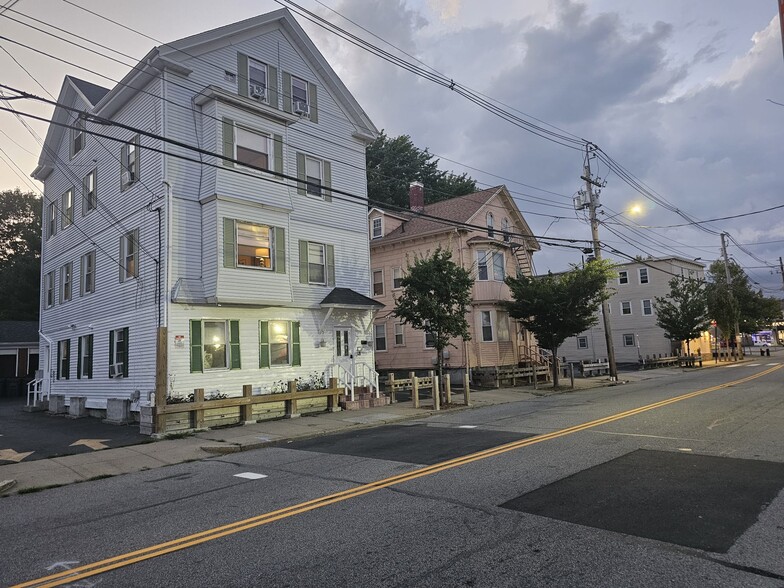 Excellent Vesting Opportunity - 5 Assets portfolio of 5 properties for sale on LoopNet.ca - Building Photo - Image 2 of 10