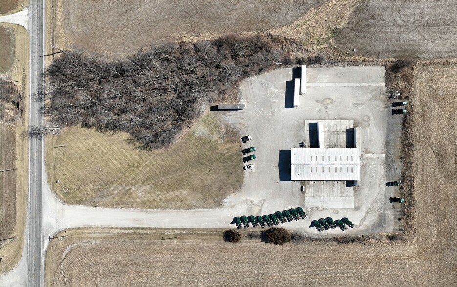 5601 IN-32, Crawfordsville, IN à louer - Photo du bâtiment - Image 2 de 4