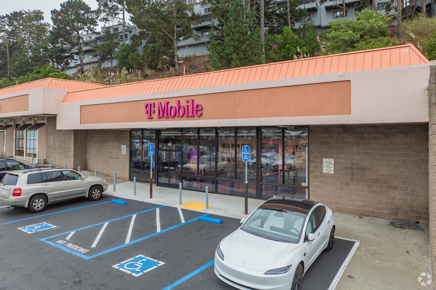 314-350 Gellert Blvd, Daly City, CA for lease - Building Photo - Image 3 of 14