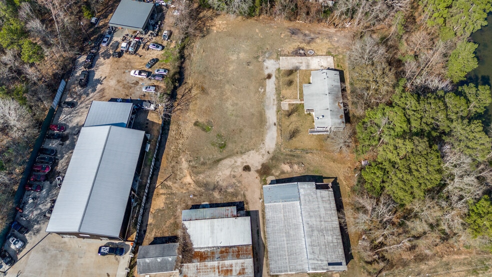 12897 Highway 105 E, Conroe, TX for sale - Primary Photo - Image 1 of 5