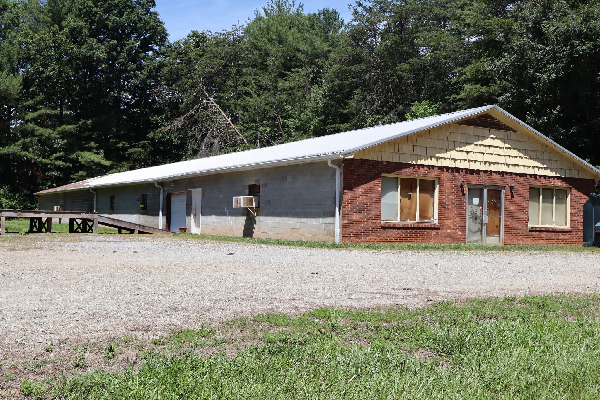 5766 W US Highway 421, Wilkesboro, NC for lease Interior Photo- Image 1 of 1