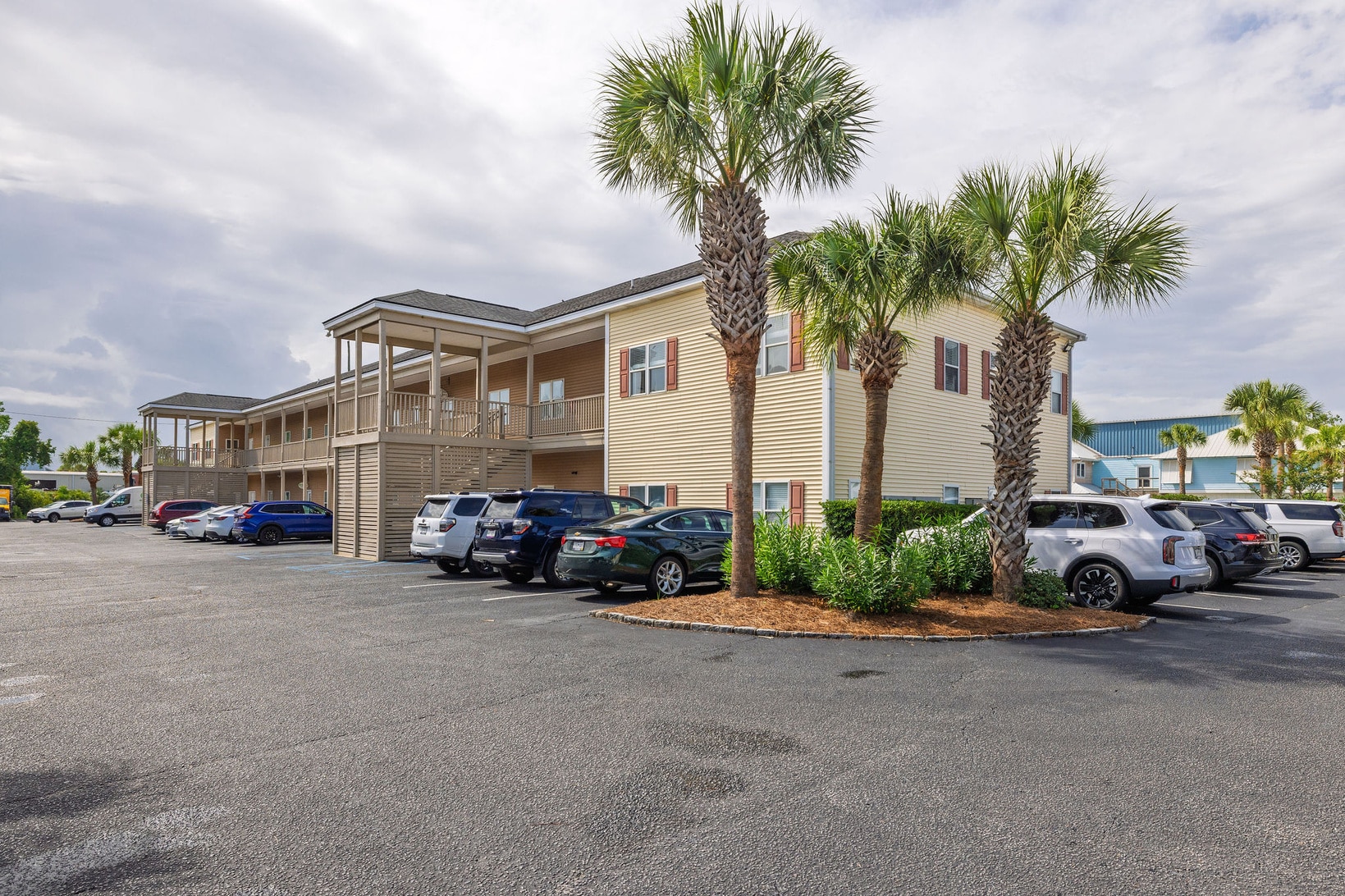 668 Marina Dr, Charleston, SC for lease Building Photo- Image 1 of 7