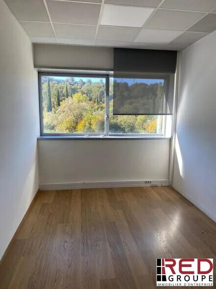 Bureau dans Aubagne à louer - Photo du bâtiment - Image 2 de 5