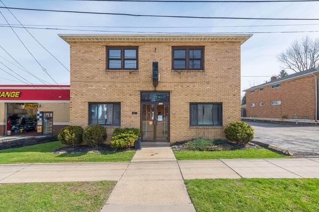 Plus de détails pour 5203 Turney Rd, Garfield Heights, OH - Commerce de détail à vendre