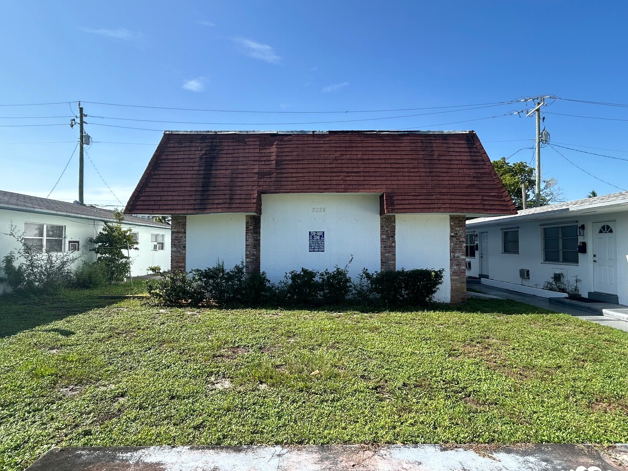 2028 Buchanan St, Hollywood, FL à louer Photo du bâtiment- Image 1 de 6