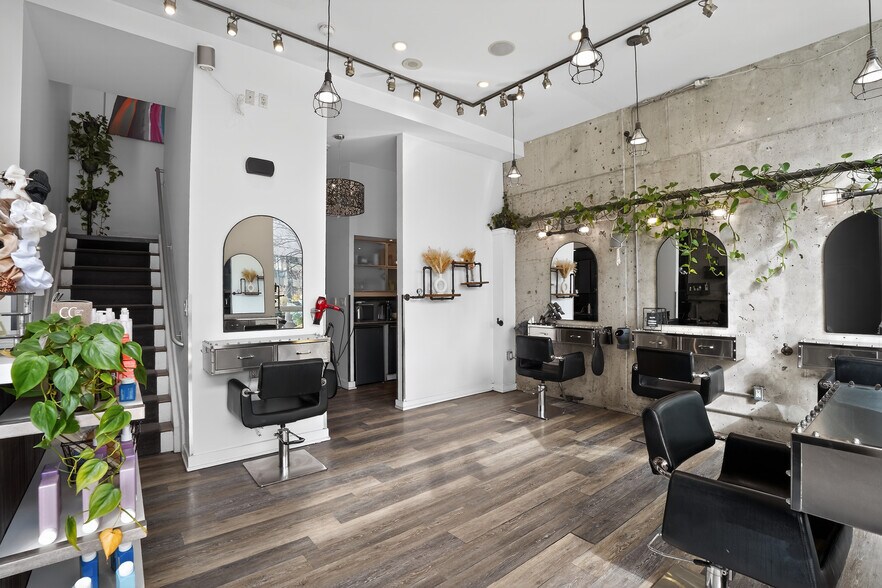 8 Telegram Mews, Toronto, ON à vendre - Photo du bâtiment - Image 3 de 22