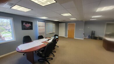 924 Old Harmony Rd, Newark, DE for lease Interior Photo- Image 2 of 4
