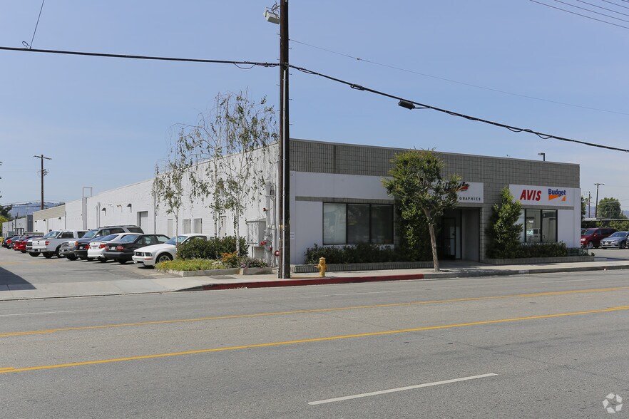 14806-14812 Oxnard St, Van Nuys, CA à louer - Photo du bâtiment - Image 3 de 4