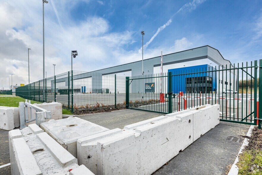 Mathieson Rd, Widnes à louer - Photo du bâtiment - Image 3 de 12